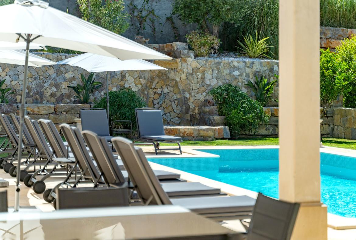 Luxury 6 bedroom holiday villa with private pool in Algarve Portugal (PV2729)