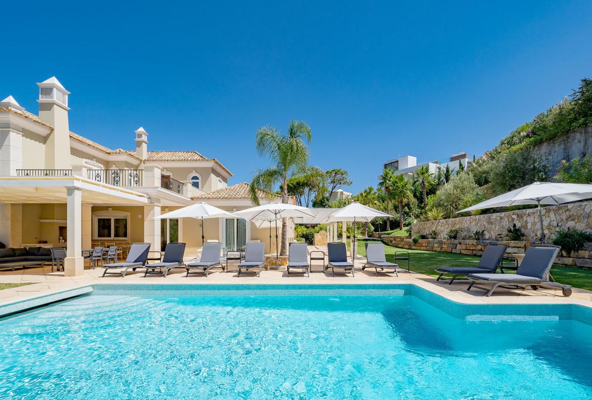 Luxury 6 bedroom holiday villa with private pool in Algarve Portugal (PV2729)