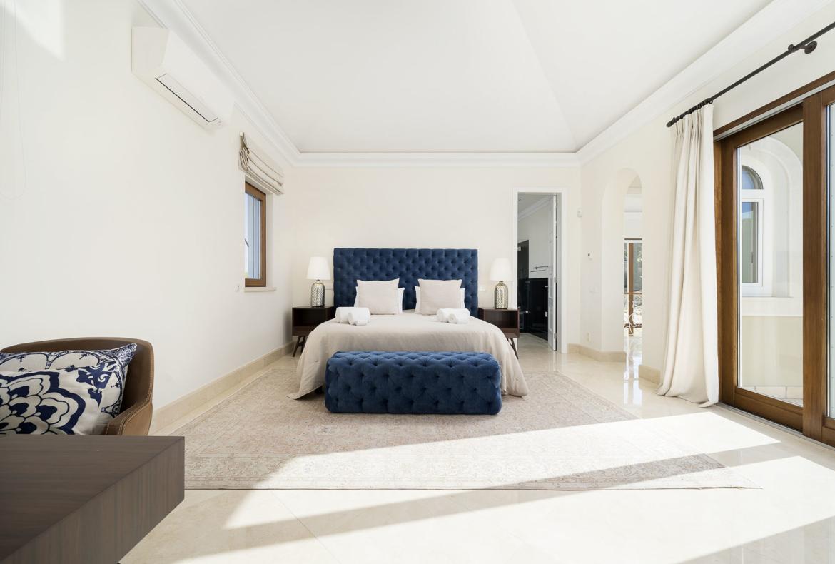 Luxury 6 bedroom holiday villa with private pool in Algarve Portugal (PV2729)