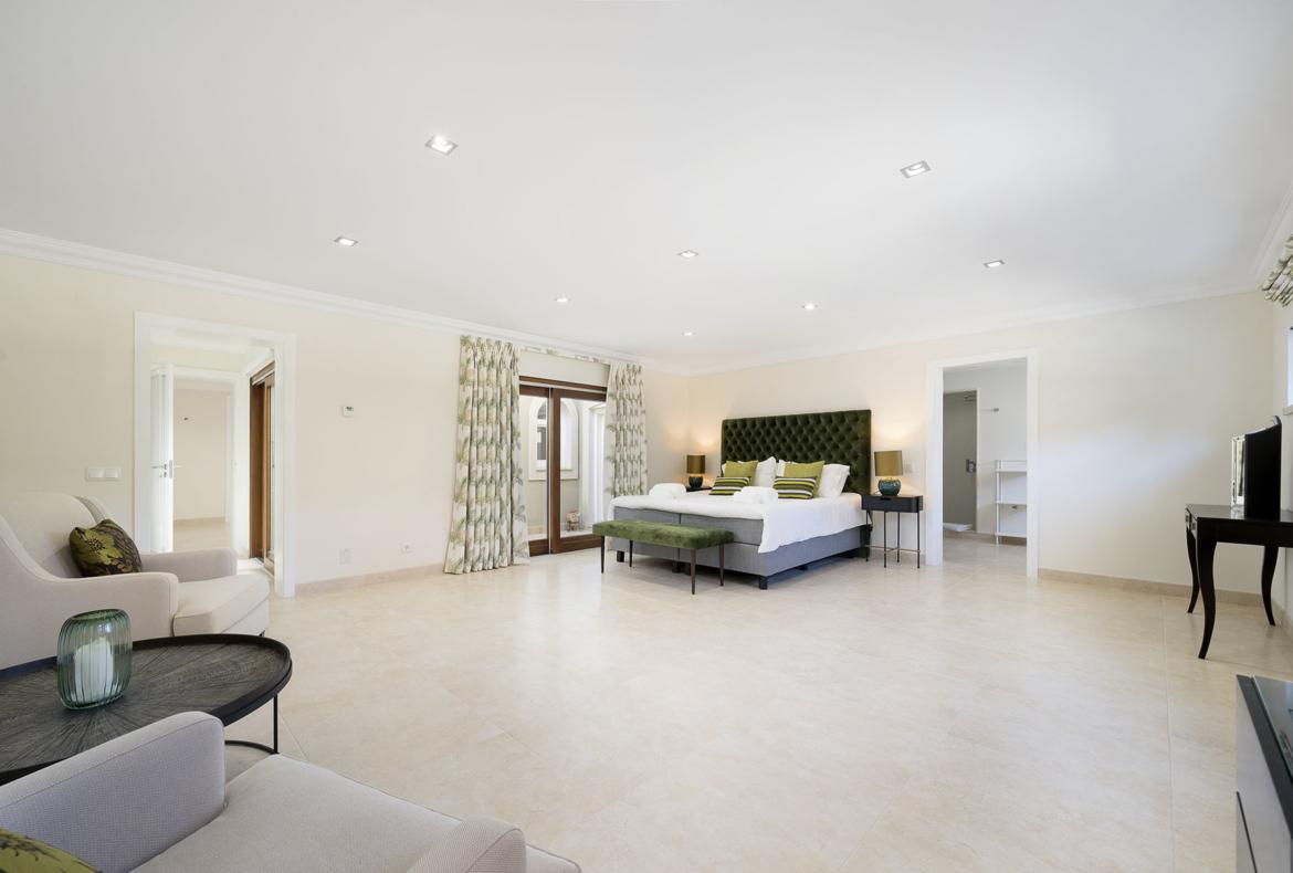 Luxury 6 bedroom holiday villa with private pool in Algarve Portugal (PV2729)