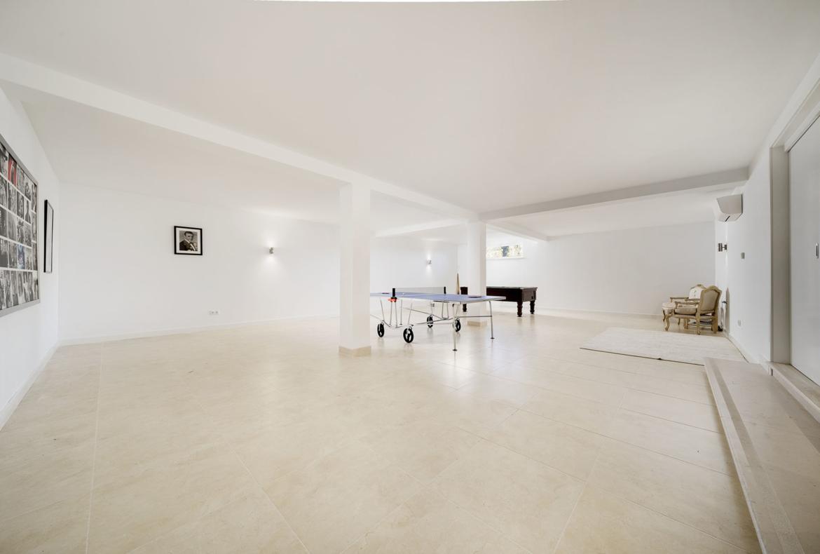 Luxury 6 bedroom holiday villa with private pool in Algarve Portugal (PV2729)