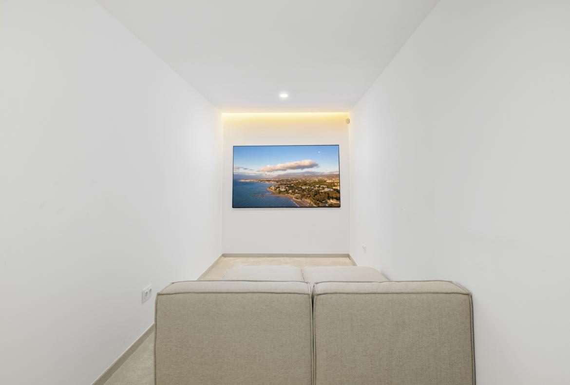 Luxury 5 bedroom holiday villa with private pool in Costa del Sol Spain (PV2994)