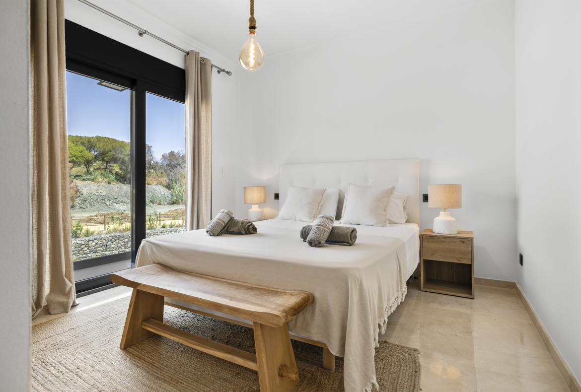 Luxury 5 bedroom holiday villa with private pool in Costa del Sol Spain (PV2994)