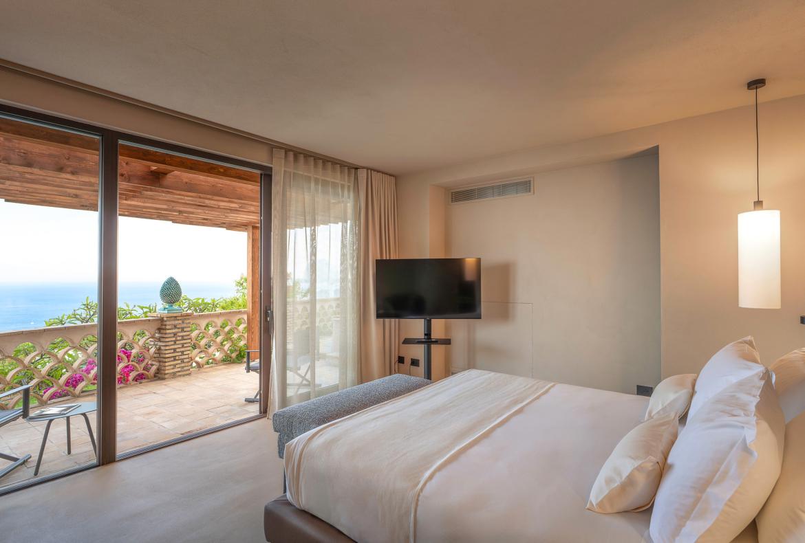 Luxury 4 bedroom holiday villa with private pool in Sicily Italy (PV253)