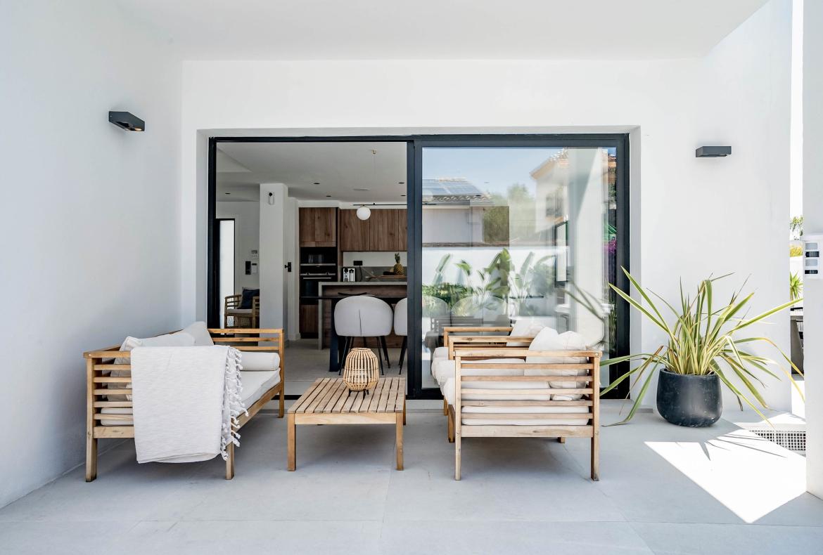 Luxury 8 bedroom holiday villa with private pool in Costa del Sol Spain (PV2986)