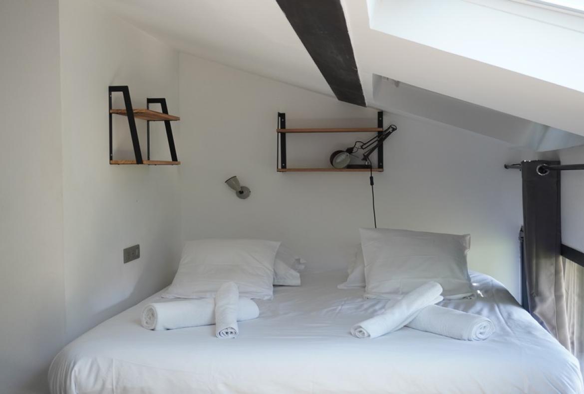 Luxury Villa within Walking Distance of Beach and Harbour in La Ciotat. 7 bedrooms to sleep up to 15 (LACIO101)