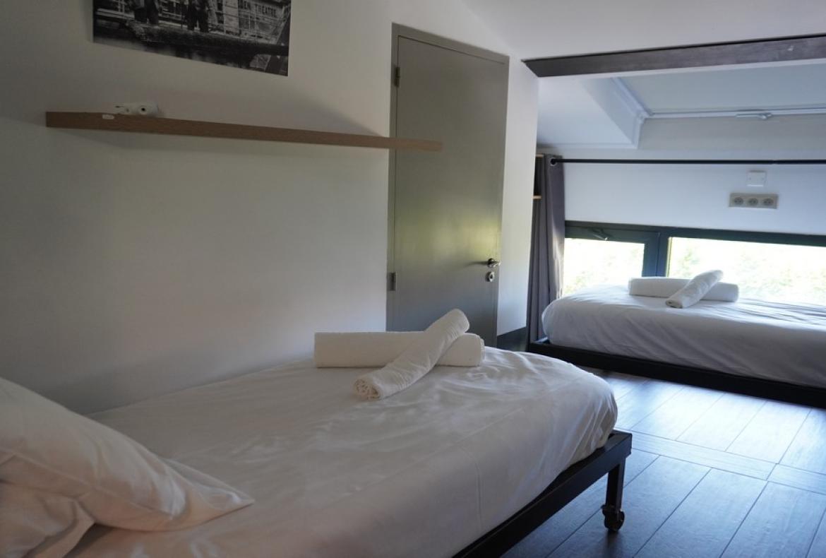 Luxury Villa within Walking Distance of Beach and Harbour in La Ciotat. 7 bedrooms to sleep up to 15 (LACIO101)