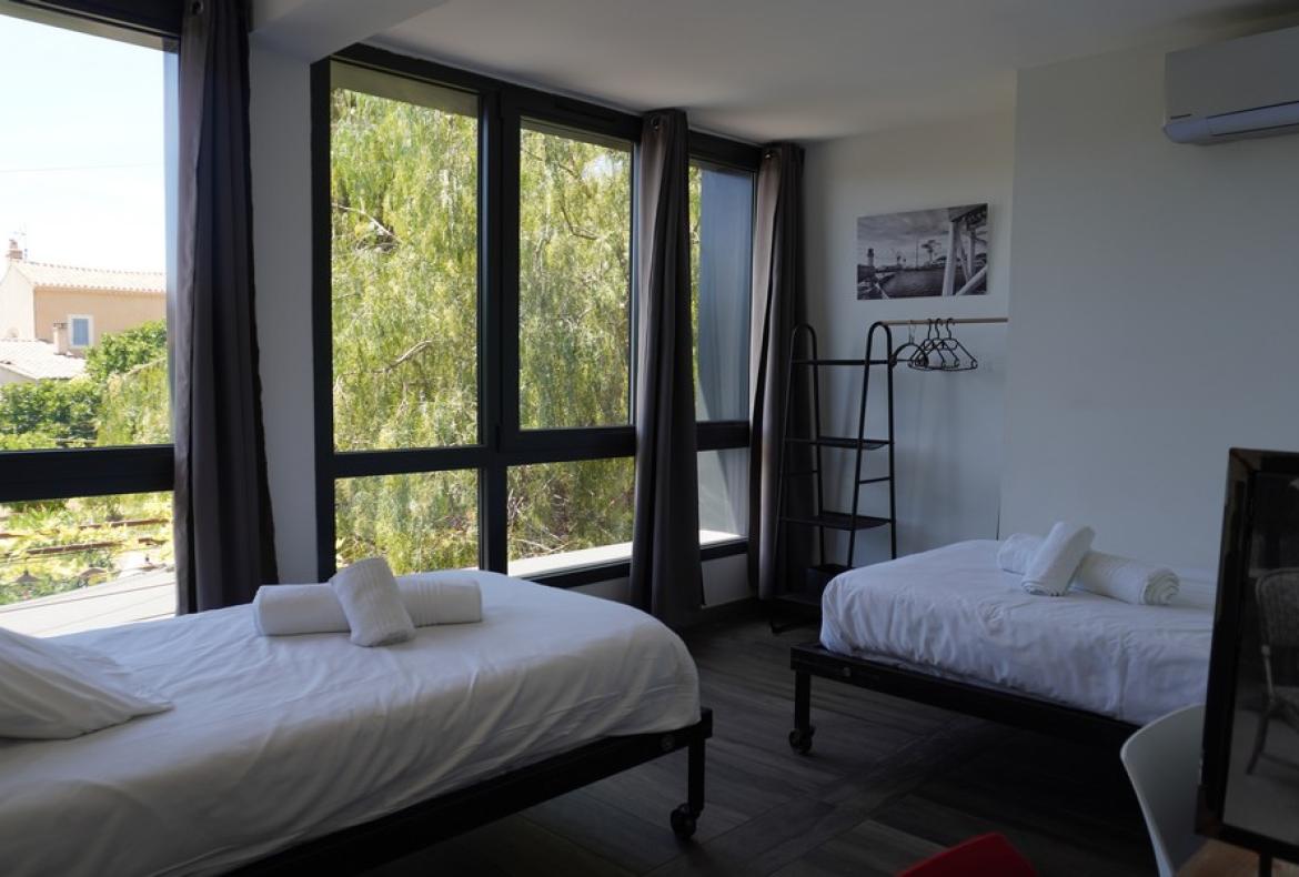 Luxury Villa within Walking Distance of Beach and Harbour in La Ciotat. 7 bedrooms to sleep up to 15 (LACIO101)