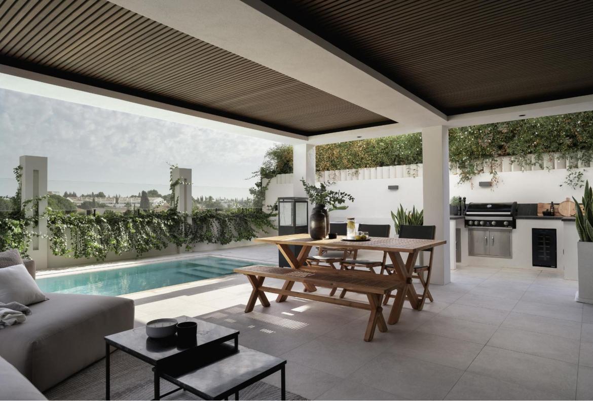 Luxury 4 bedroom holiday villa with private pool in Costa del Sol Spain (PV2996)