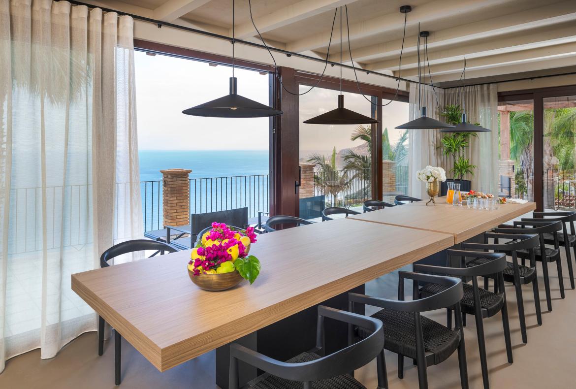 Luxury 4 bedroom holiday villa with private pool in Sicily Italy (PV253)