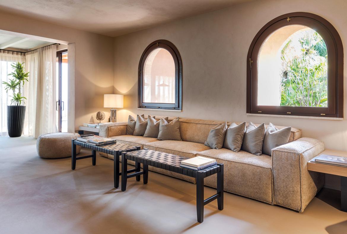 Luxury 4 bedroom holiday villa with private pool in Sicily Italy (PV253)