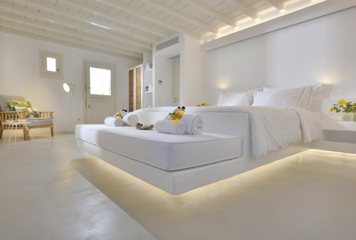 Luxury 5 bedroom holiday villa with private pool in Mykonos Greece (PV1351)