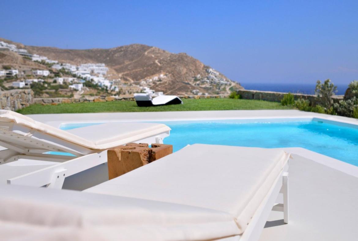 Luxury 2 bedroom holiday villa with private pool in Mykonos Greece (PV1324)