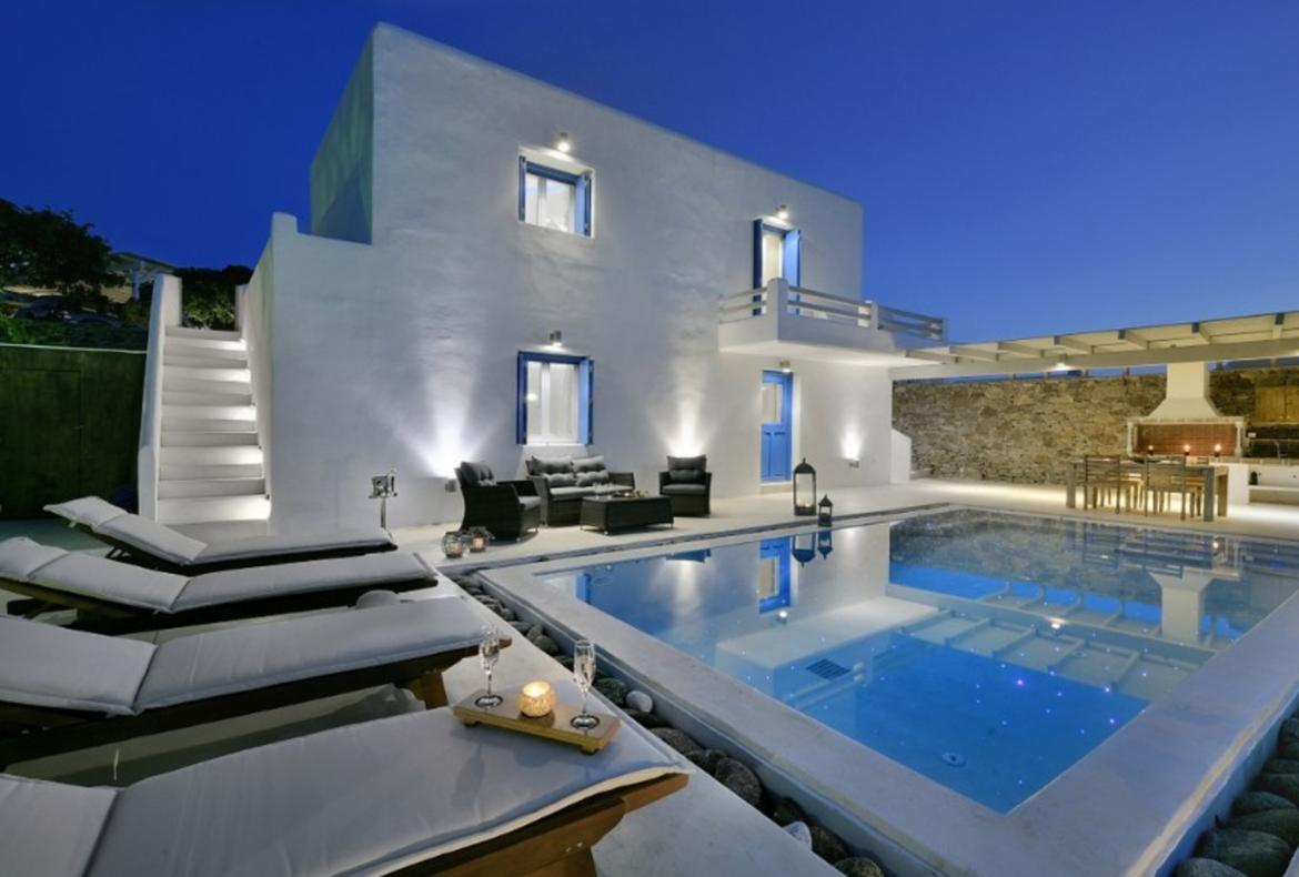 Luxury 2 bedroom holiday villa with private pool in Mykonos Greece (PV968)