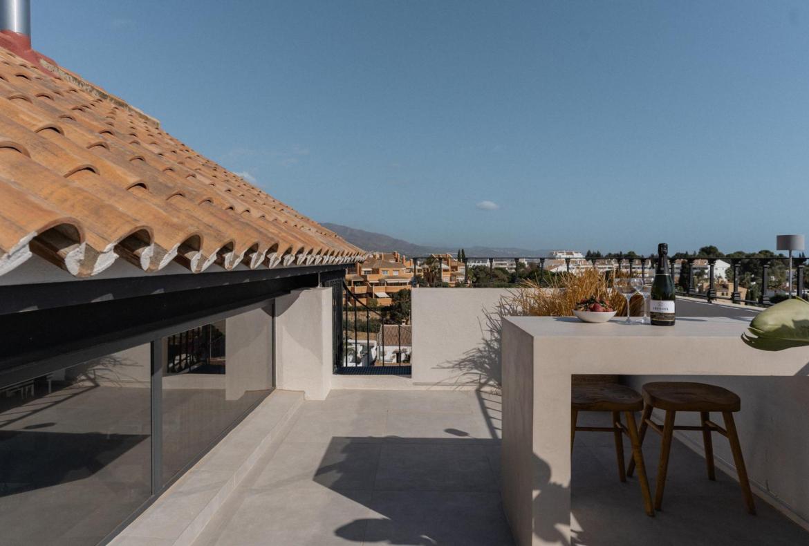 Luxury 4 bedroom holiday villa with private pool in Costa del Sol Spain (PV2996)