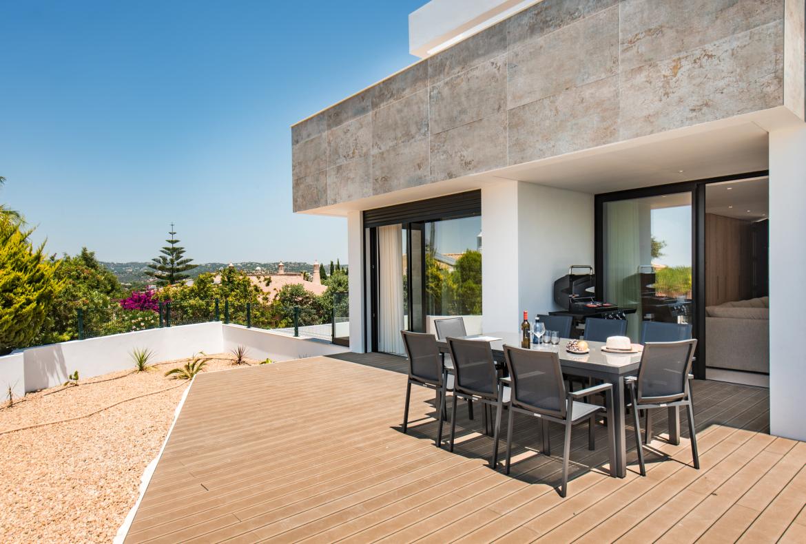 Luxury 5 bedroom holiday villa with private pool in Algarve Portugal (PV2997)