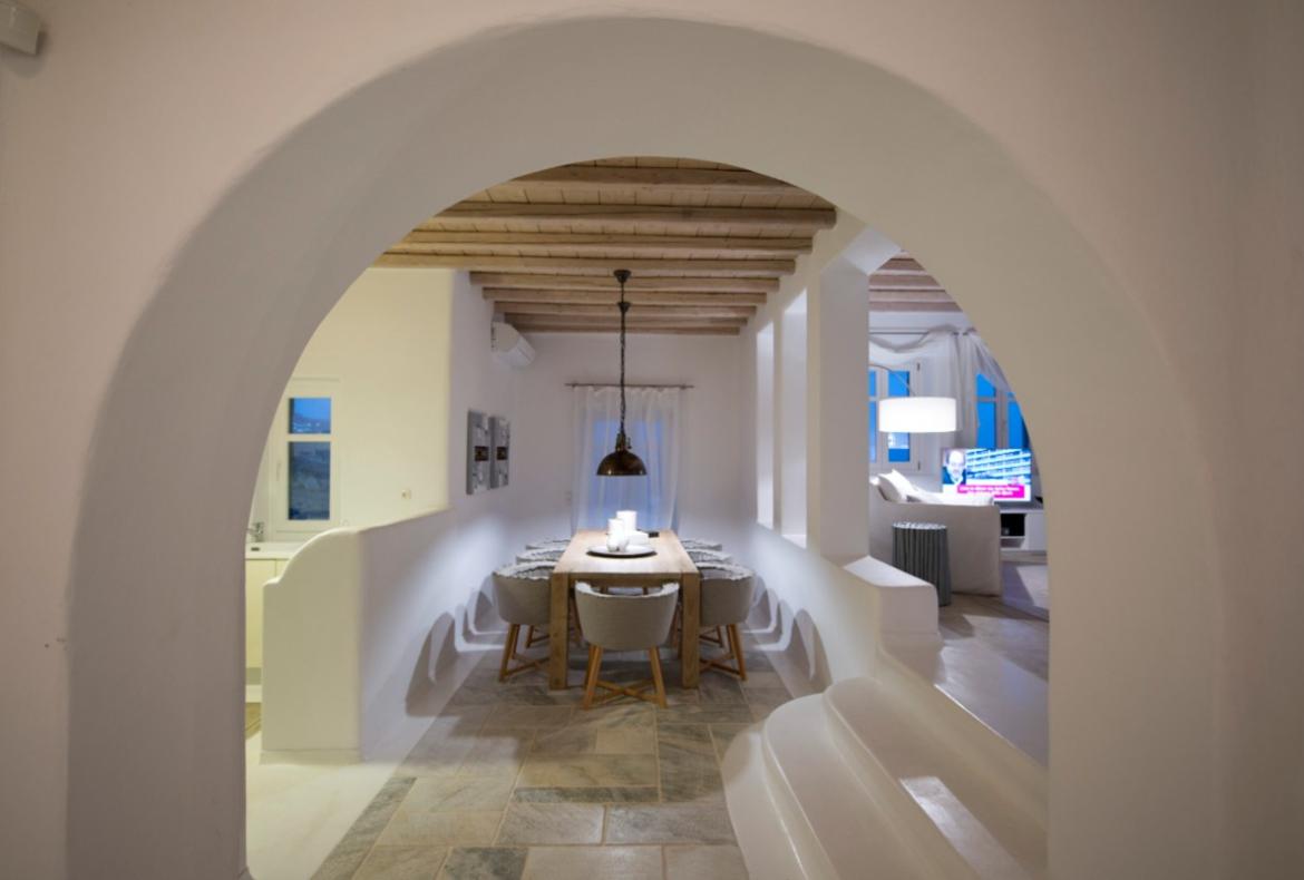 Luxury 3 bedroom holiday villa with private pool in Mykonos Greece (PV737)