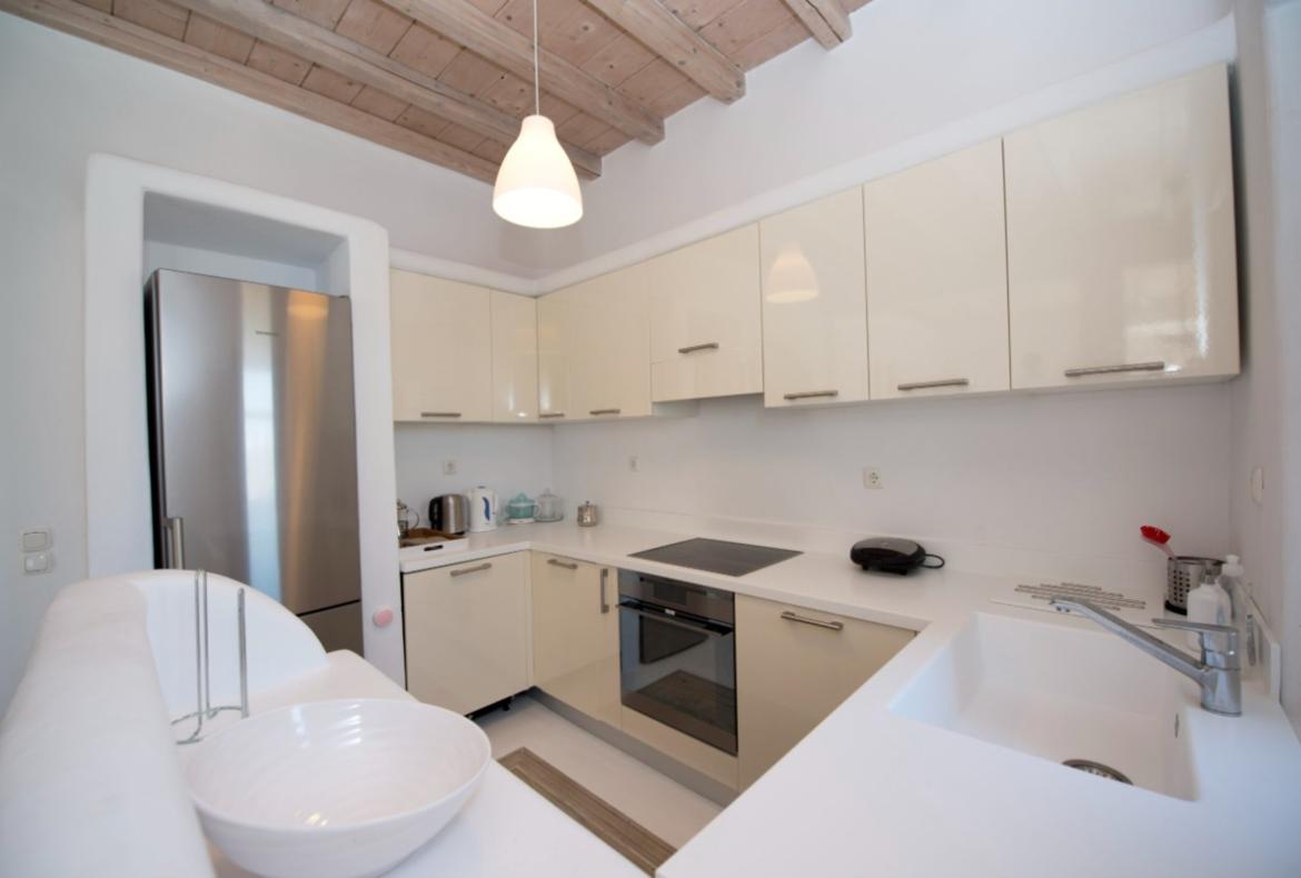 Luxury 3 bedroom holiday villa with private pool in Mykonos Greece (PV737)