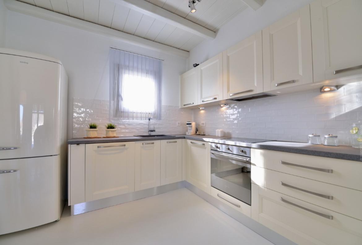 Luxury 3 bedroom holiday villa with private pool in Mykonos Greece (PV1344)