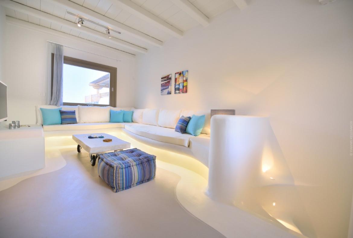 Luxury 3 bedroom holiday villa with private pool in Mykonos Greece (PV1344)