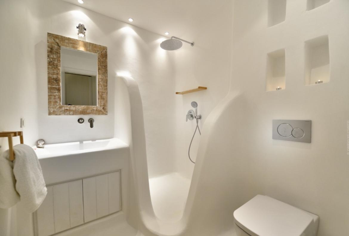 Luxury 3 bedroom holiday villa with private pool in Mykonos Greece (PV1344)
