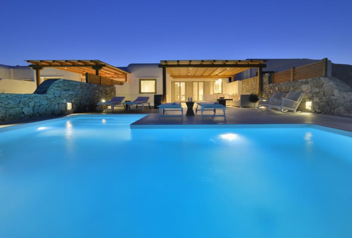 Luxury 3 bedroom holiday villa with private pool in Mykonos Greece (PV1344)