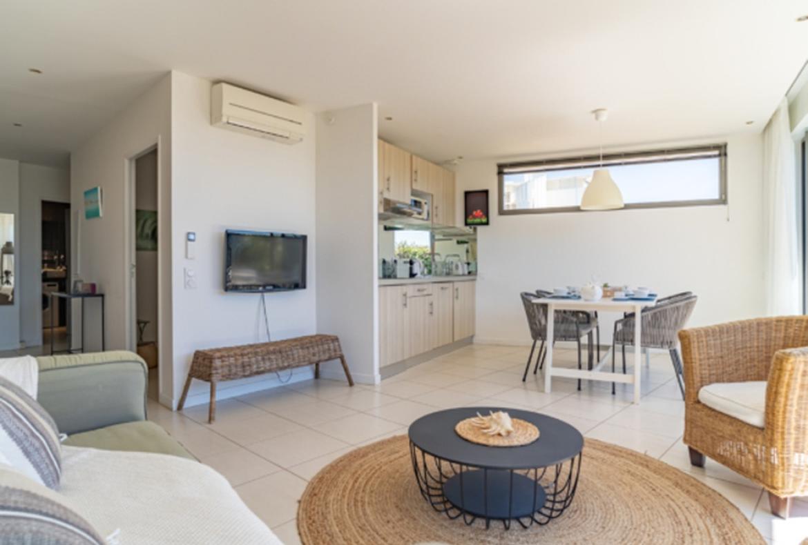Garden Flat set right on the Beach near Montpellier. Sleeps 4, 1 bedroom (MONT112GN)