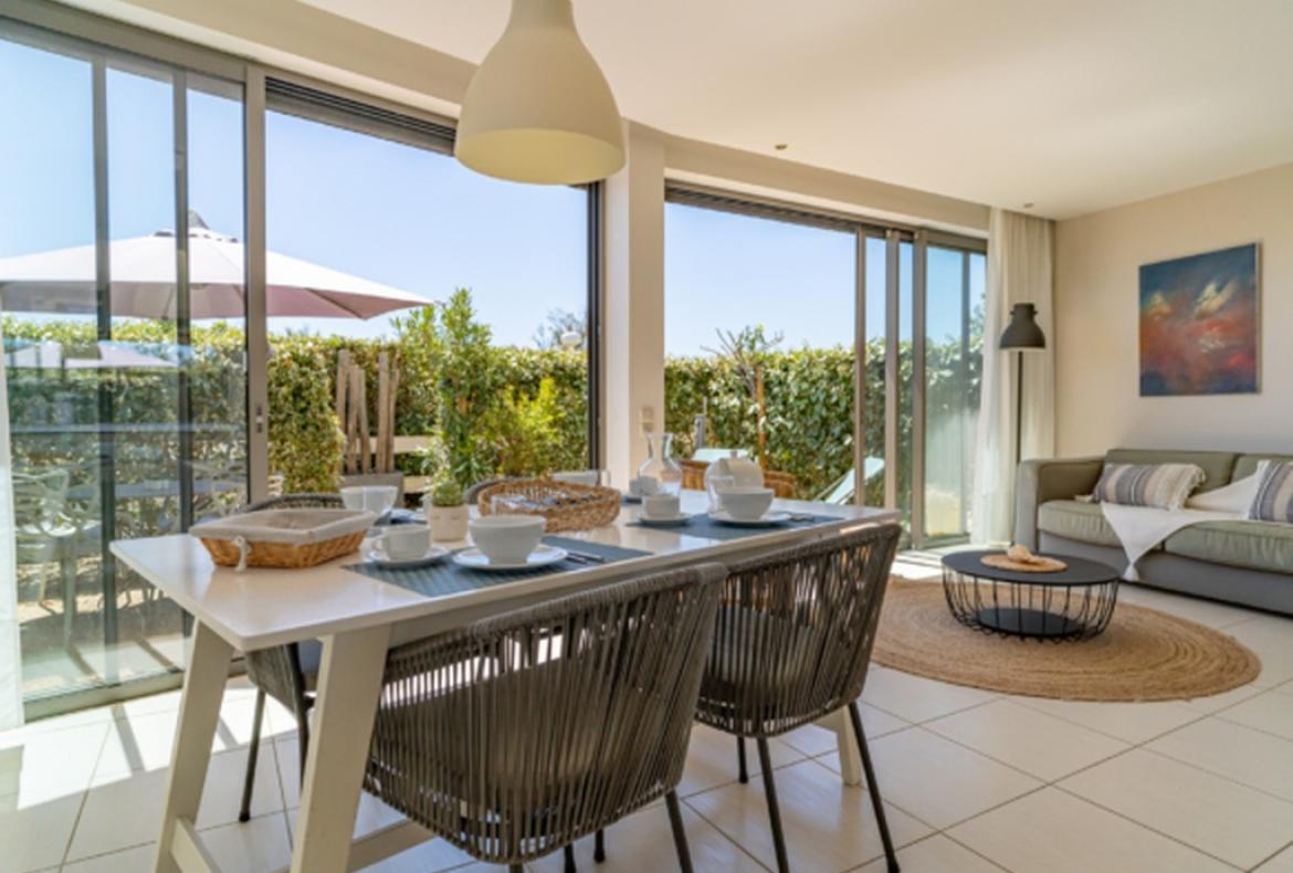 Garden Flat set right on the Beach near Montpellier. Sleeps 4, 1 bedroom (MONT112GN)