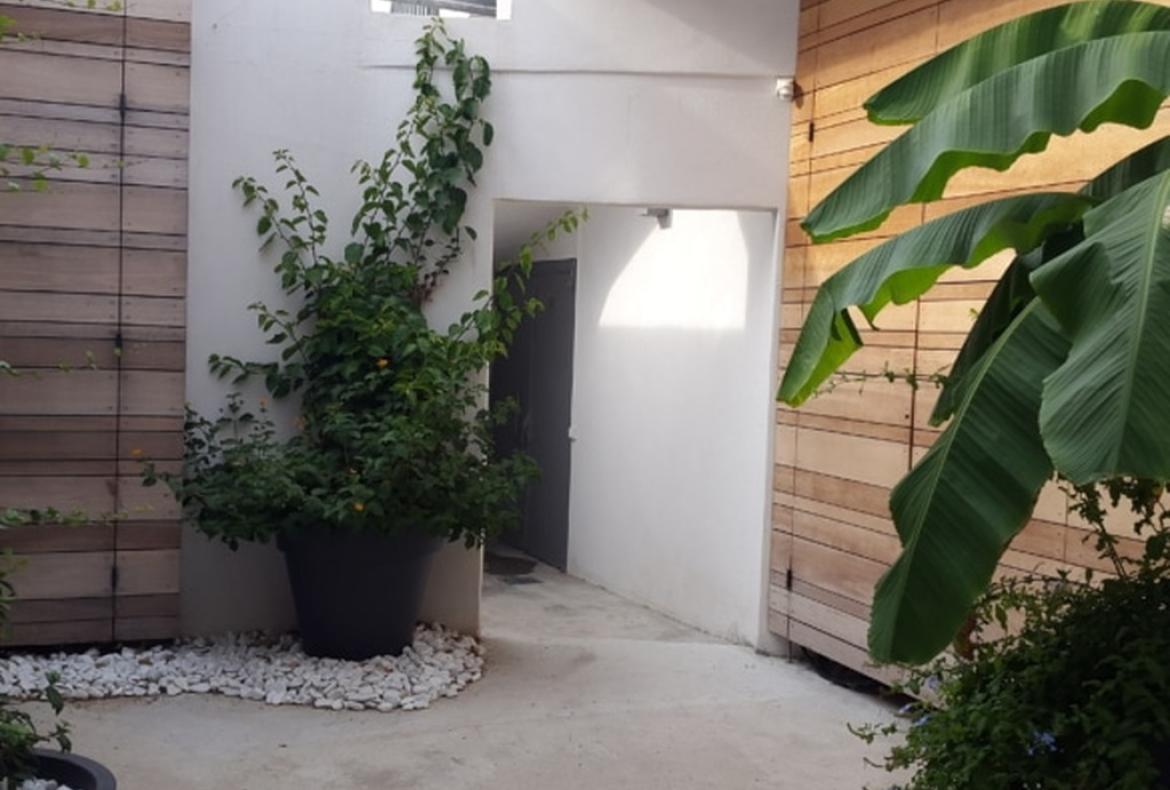 Garden Flat set right on the Beach near Montpellier. Sleeps 4, 1 bedroom (MONT112GN)
