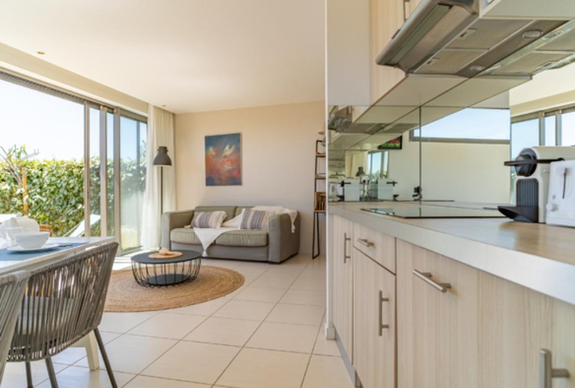 Garden Flat set right on the Beach near Montpellier. Sleeps 4, 1 bedroom (MONT112GN)