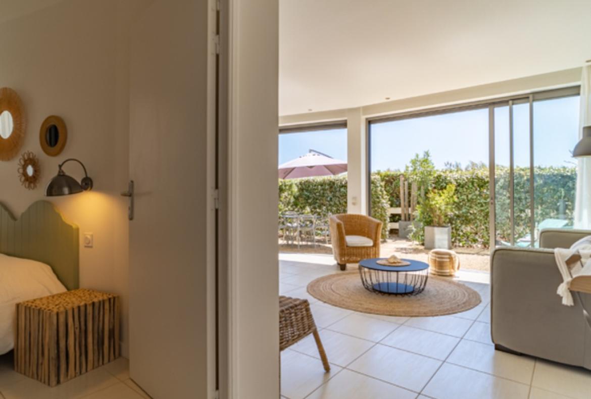 Garden Flat set right on the Beach near Montpellier. Sleeps 4, 1 bedroom (MONT112GN)