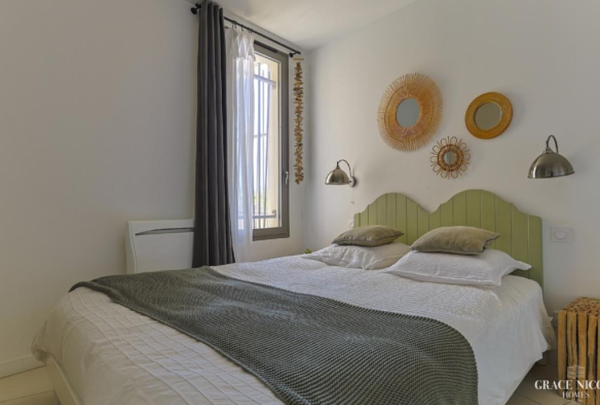 Garden Flat set right on the Beach near Montpellier. Sleeps 4, 1 bedroom (MONT112GN)