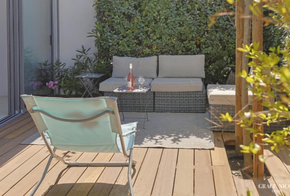 Garden Flat set right on the Beach near Montpellier. Sleeps 4, 1 bedroom (MONT112GN)