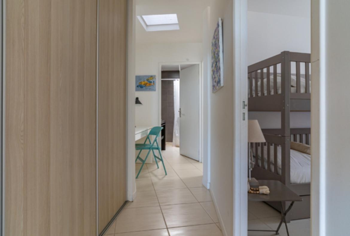 Apartment with Garden and Direct Access to Beach. Sleeps 6, 2 bedrooms (MONT111GN)