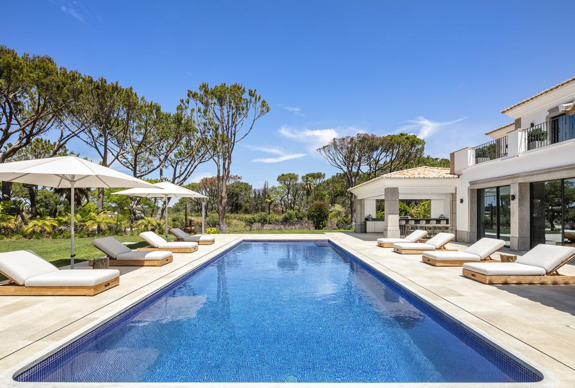 Luxury 6 bedroom holiday villa with private pool in Algarve Portugal (PV2999)