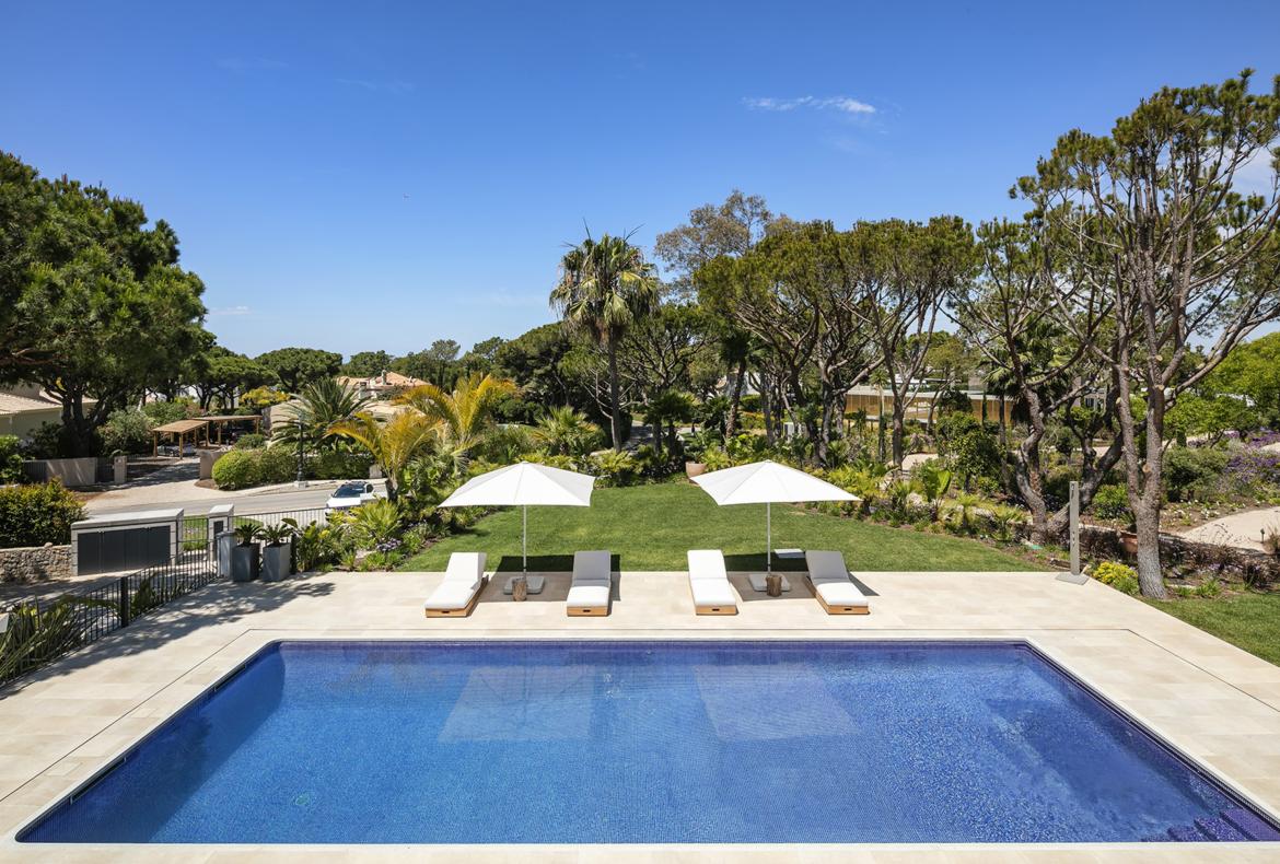 Luxury 6 bedroom holiday villa with private pool in Algarve Portugal (PV2999)