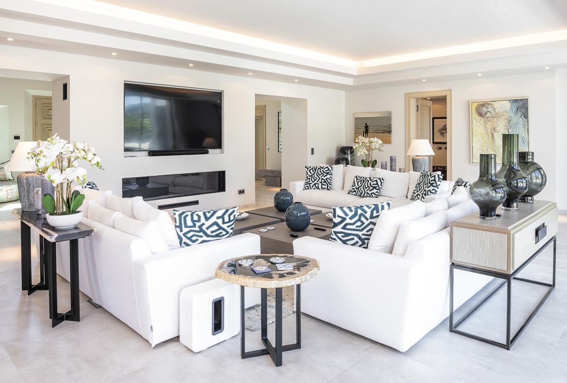 Luxury 6 bedroom holiday villa with private pool in Algarve Portugal (PV2999)