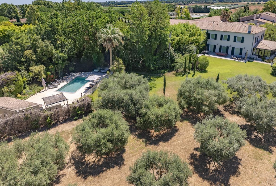 Large family villa with 6 ensuite bedrooms with private pool, aircon near Montpellier and beaches (MONT188GN)
