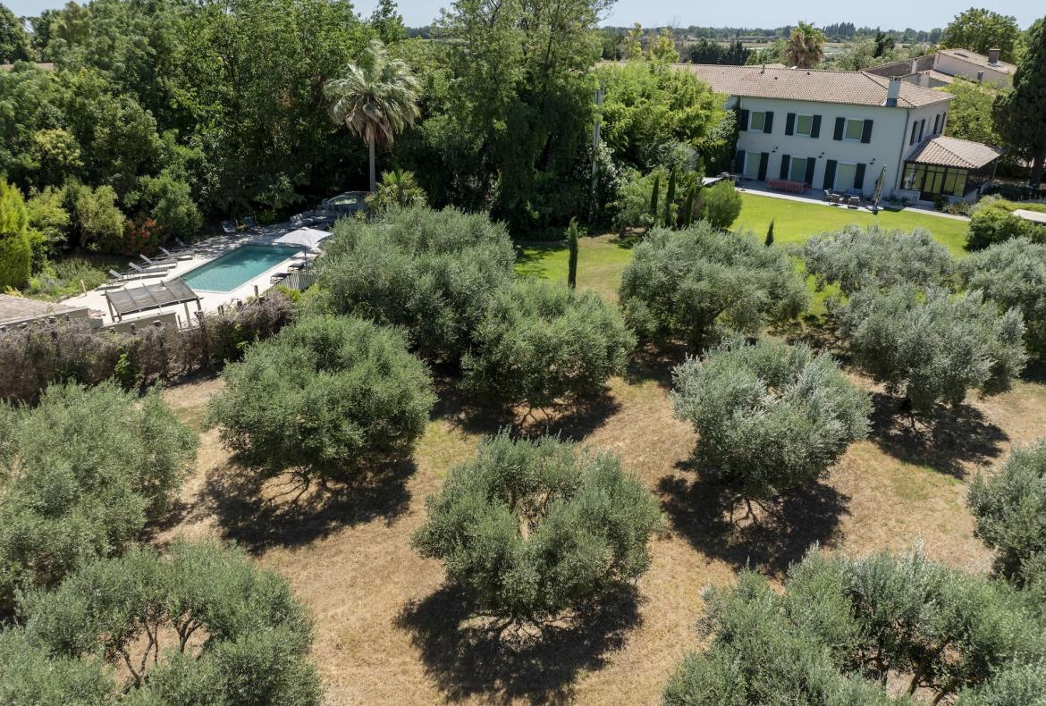 Large family villa with 6 ensuite bedrooms with private pool, aircon near Montpellier and beaches (MONT188GN)