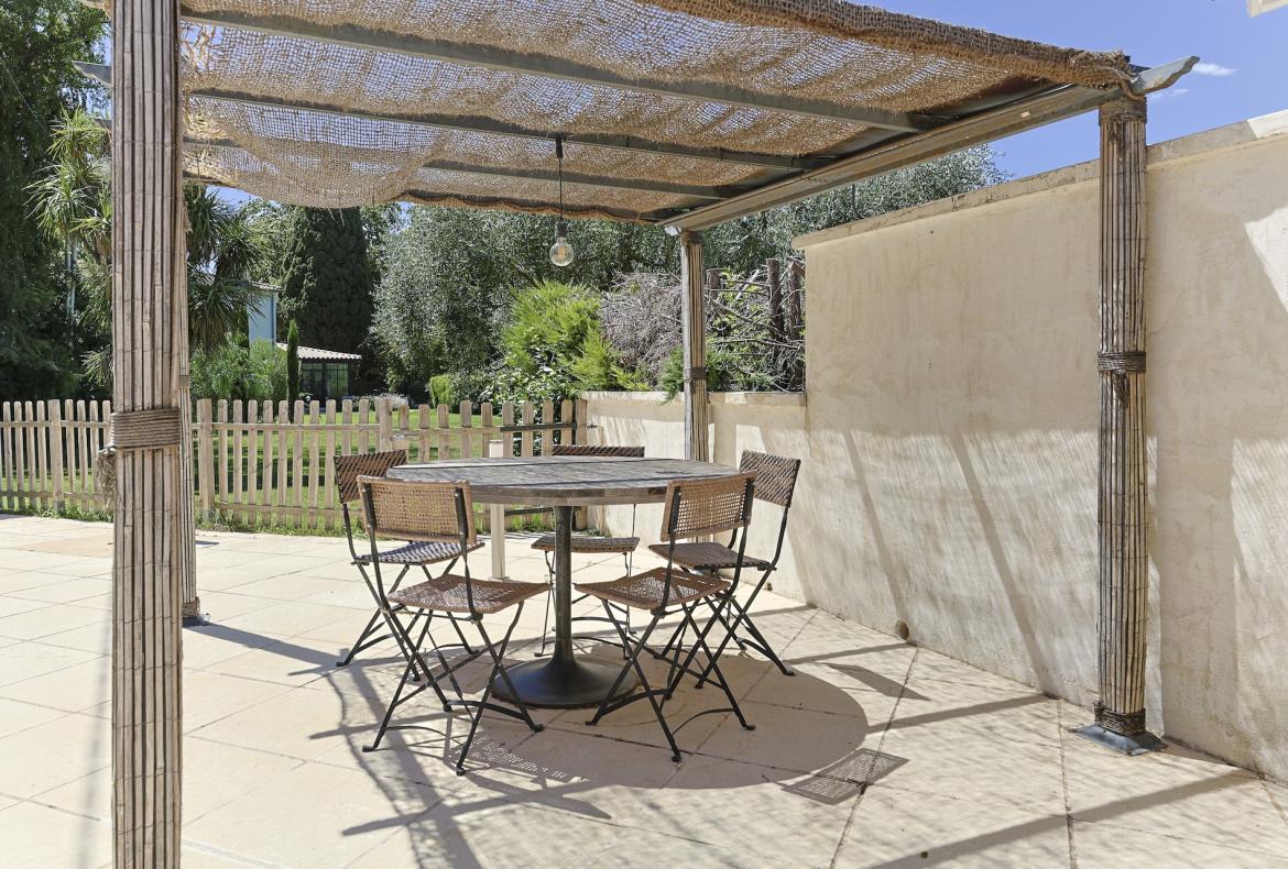 Large family villa with 6 ensuite bedrooms with private pool, aircon near Montpellier and beaches (MONT188GN)