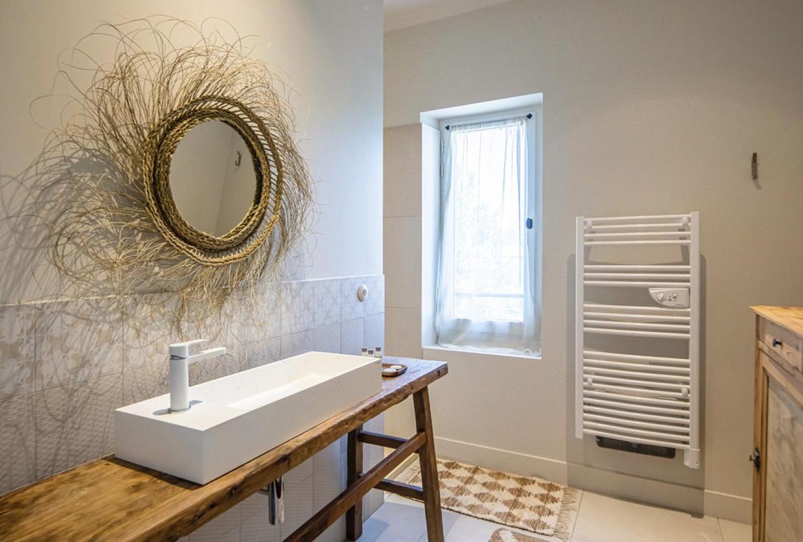 Charming Provencal Mas with Pool, Walking Distance to Shops etc. 4 bedrooms to sleep 8 (SRDP141YF)