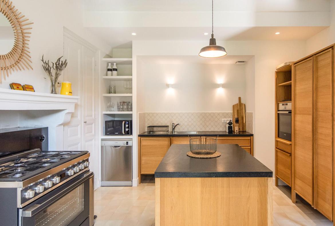 Charming Provencal Mas with Pool, Walking Distance to Shops etc. 4 bedrooms to sleep 8 (SRDP141YF)