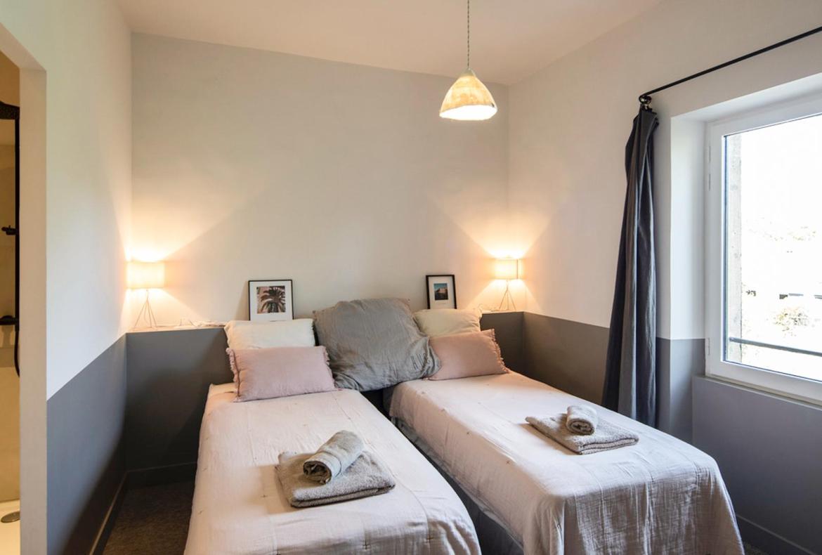 Charming Provencal Mas with Pool, Walking Distance to Shops etc. 4 bedrooms to sleep 8 (SRDP141YF)