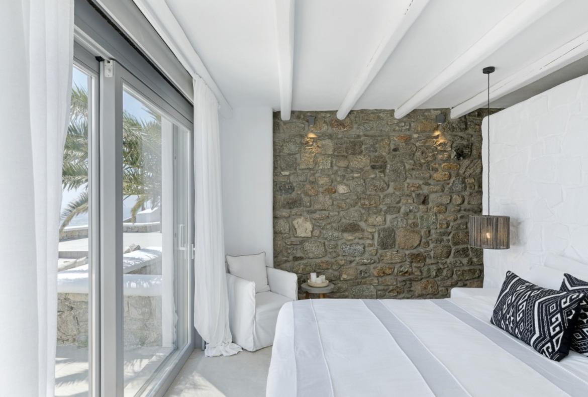 Luxury 4 bedroom holiday villa with private pool in Mykonos Greece (PV2869)