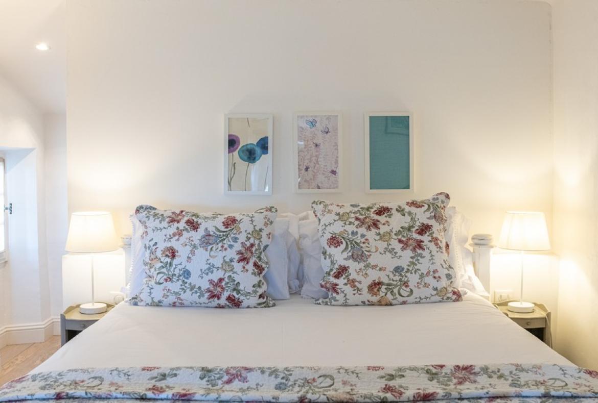 Gorgeous Old Bastide, Beautifully Renovated. Heated Pool. 8 bedrooms, sleeps up to 19 (VALB120)