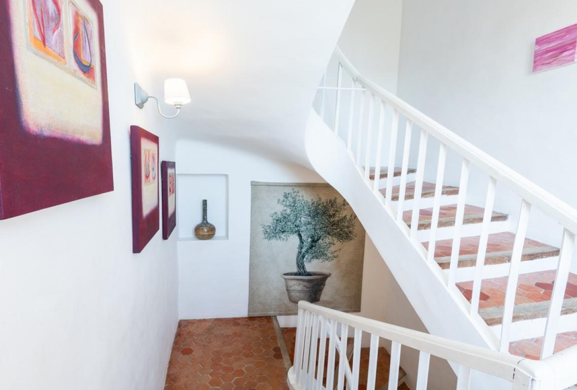 Gorgeous Old Bastide, Beautifully Renovated. Heated Pool. 8 bedrooms, sleeps up to 19 (VALB120)
