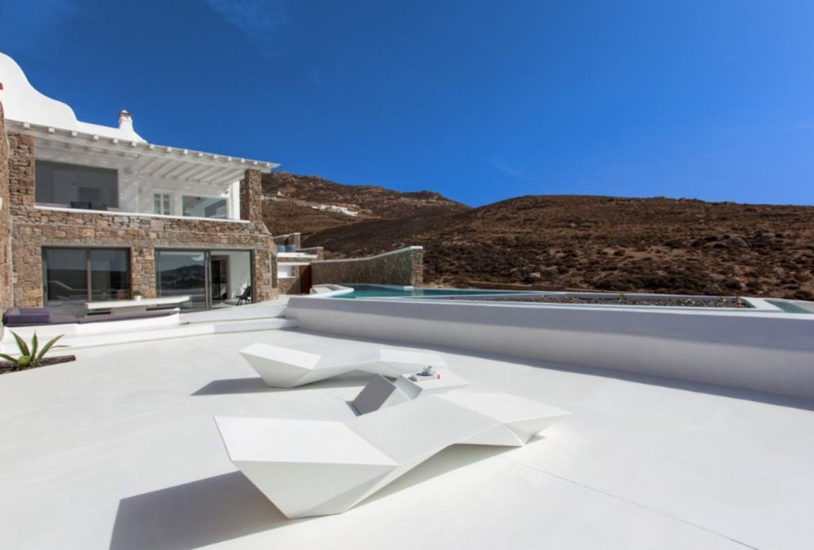 Luxury 4 bedroom holiday villa with private pool in Mykonos Greece (PV953)