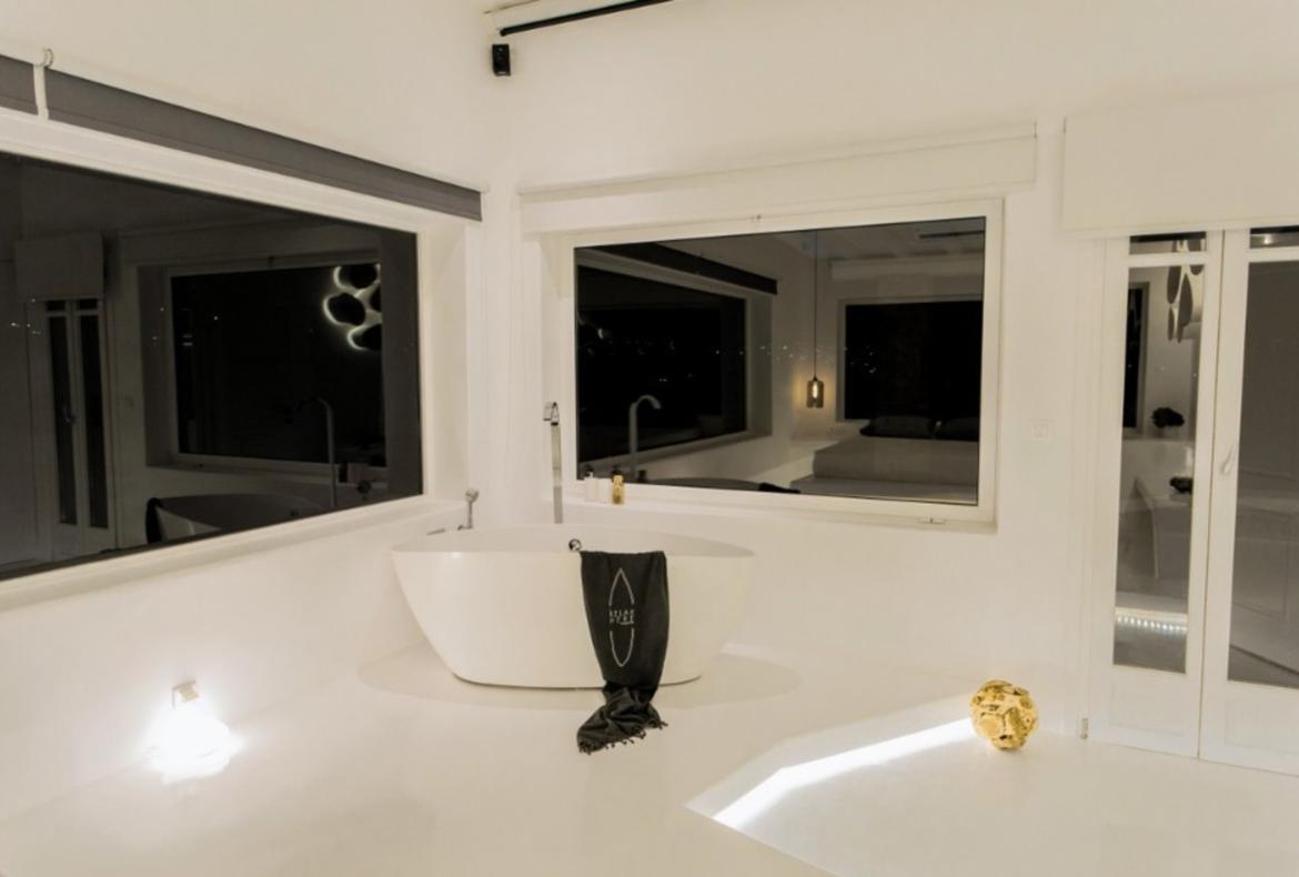 Luxury 4 bedroom holiday villa with private pool in Mykonos Greece (PV953)