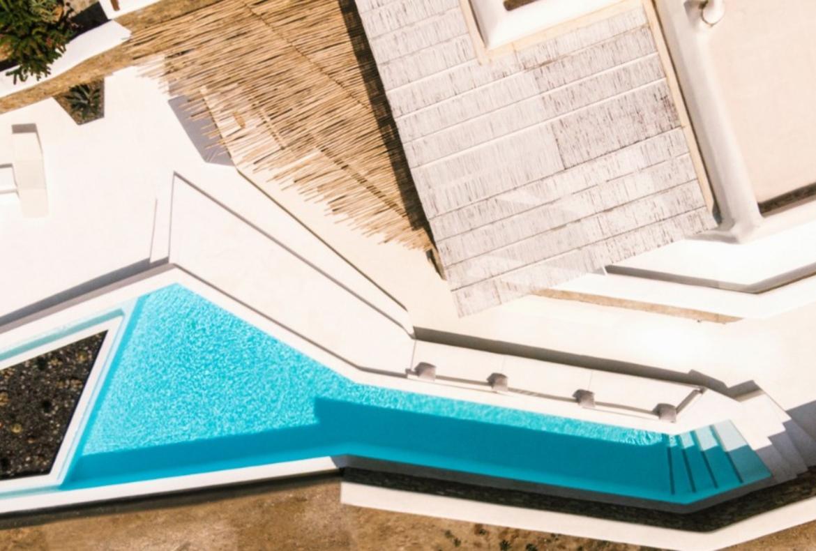 Luxury 4 bedroom holiday villa with private pool in Mykonos Greece (PV953)