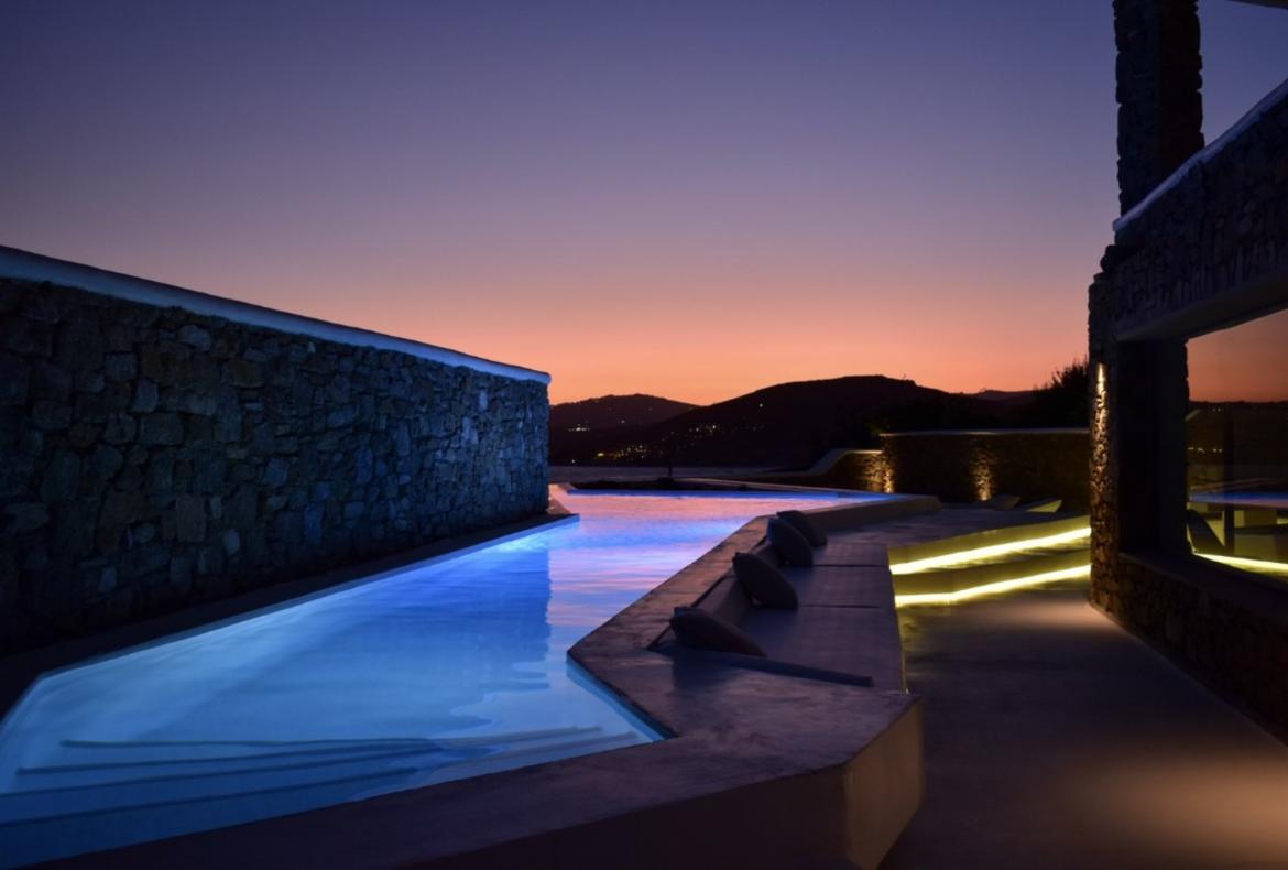 Luxury 4 bedroom holiday villa with private pool in Mykonos Greece (PV953)